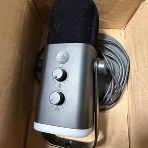 Logitech Black and Silver USB Desktop Podcast Microphone